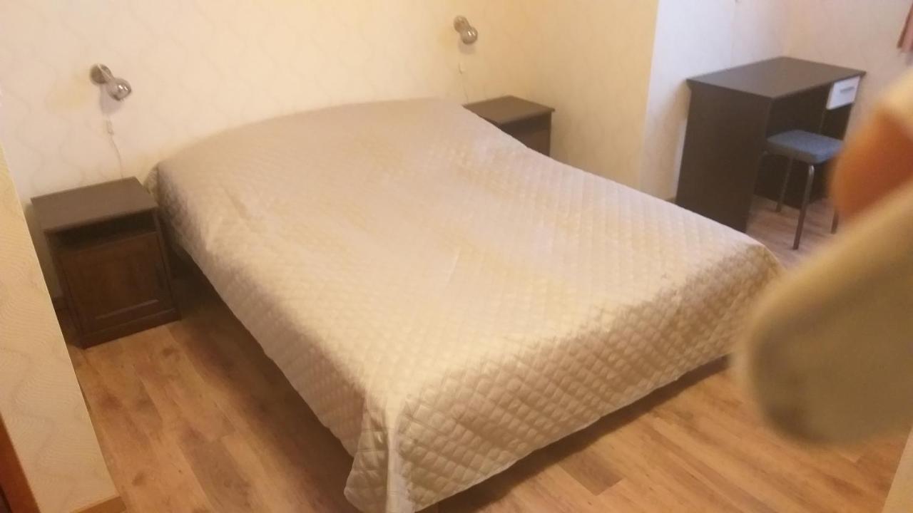 Pensión Karpatia Vendeghaz 1201 *